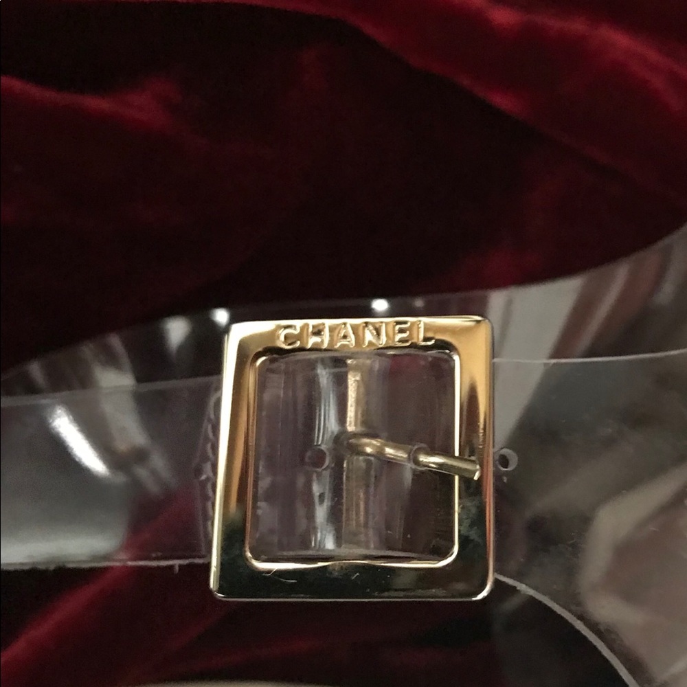 Authentic Chanel  white patent leather and gold - Picture 2 of 4